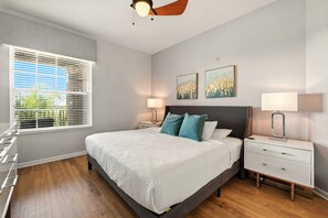 3 bedrooms, desk, iron/ironing board, free WiFi