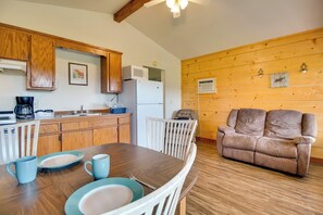Interior - Close to River & Hiking: Cabin in Mountain View (Mountain View)