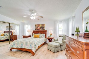 2 bedrooms, desk, iron/ironing board, travel cot - Golf-Front Hilltop Cottage in The Villages! (Lady Lake)