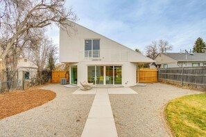 Exterior - Contemporary, High-End Home in Denver w/ Yard! (Denver)
