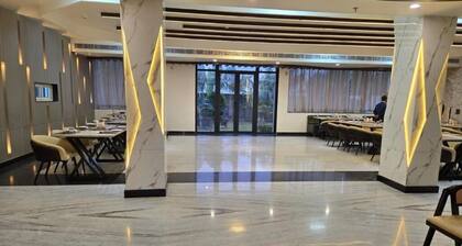 Hotel KNG Grand