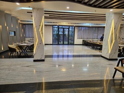 Hotel KNG Grand