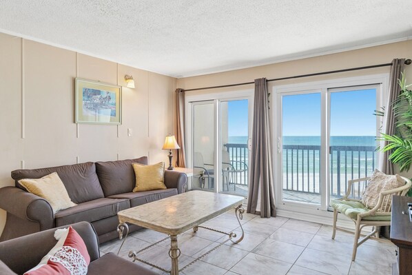 Living area - Pinnacle Port, C1-303 (Panama City Beach)