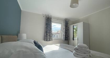 Farmer's Retreat - sleeps 4 guests in 3 bedrooms