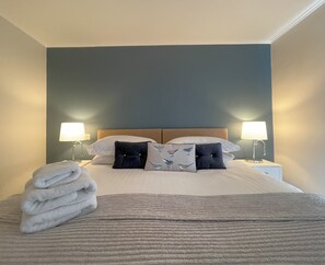 3 bedrooms, iron/ironing board, free WiFi, bed sheets - Farmer's Retreat  - sleeps 4 guests  in 3 bedrooms (Central Keswick)