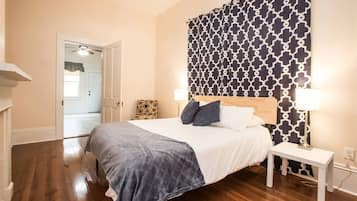 2 bedrooms, desk, iron/ironing board, WiFi (free)