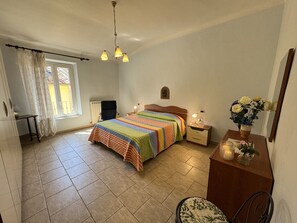 2 camere, ferro/asse da stiro, Wi-Fi gratuito