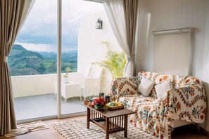 Double Room, Mountain View | Balcony