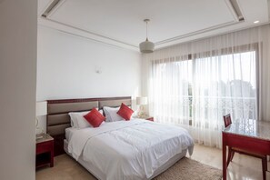 7 dormitoris, planxa i posts de planxar, wifi i roba de llit 