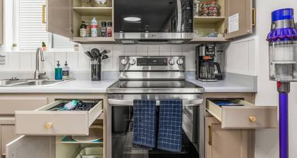 Lake + Green Escape | Lakeview | Garage