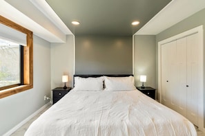 3 bedrooms, iron/ironing board, travel cot, WiFi - Orem Bliss | Central | Patio | Massage* (Orem)
