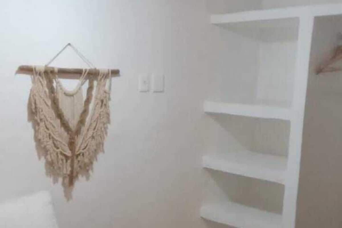 Wifi gratis, muebles diferentes y ropa de cama 