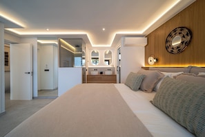 2 chambres, coffres-forts dans les chambres, fer et planche Ă repasser