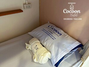 Premium bedding, laptop workspace, blackout curtains, free WiFi - Cocoon Chiang Rai City (Chiang Rai)