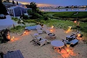 Property grounds - Island SunRise: Charming Plum Island Getaway - Beaches, Festivals and Downtown Fun! (Newbury)