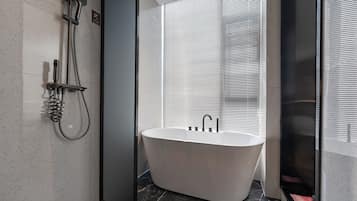 Premier Double Room, City View | Bathroom | Free toiletries, hair dryer, towels, soap