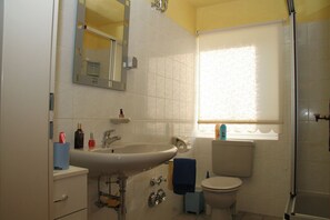 Haartrockner, Seife, Toilettenpapier