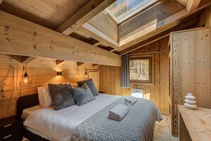 4 bedrooms, WiFi, bed sheets