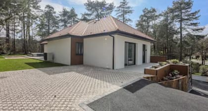 Villa Léo, opposite the Equestrian Centre & Swimming Pool