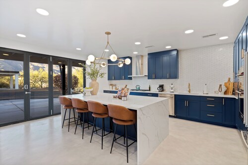 Luxury Upscale Modern Home In The Catalina Foothills ~ Sleeps 16