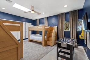 5 bedrooms, desk, iron/ironing board, travel cot