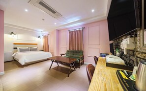Grand Studio Suite | Premium bedding, individually decorated, laptop workspace - AVENUE HOTEL (Osan)