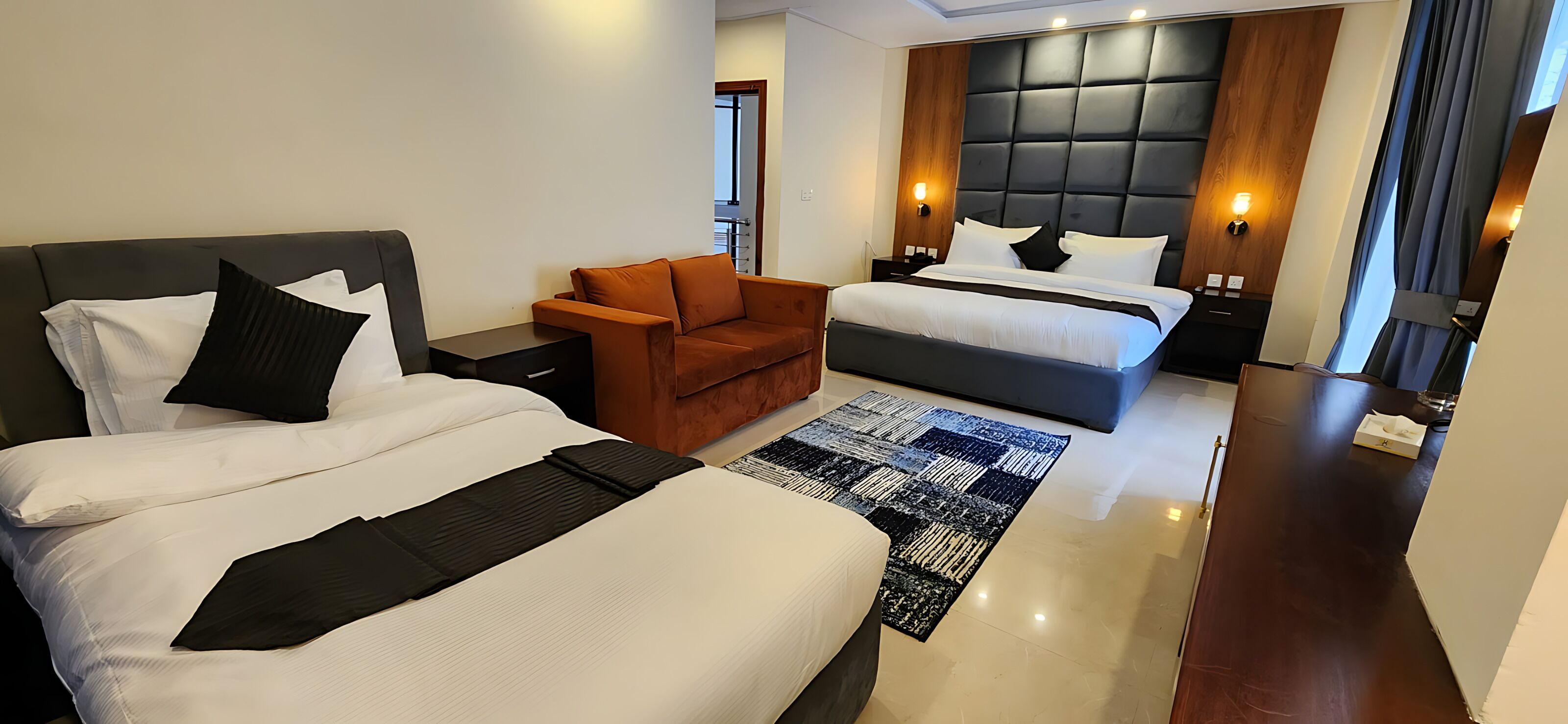 家庭客房 | 書桌、筆電工作空間、免費無線上網、床單