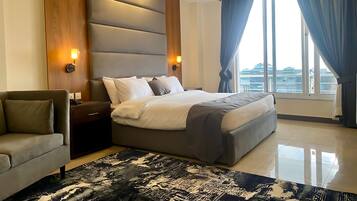 Deluxe Room | Desk, laptop workspace, soundproofing, free WiFi
