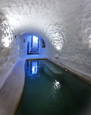 Pool - Santorini Vista Legacy Retreat - Live the History, Wake to the View! (Santorini)