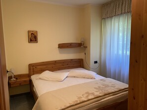 Apartment, Smoking - 091 Cond Gaiolin 23 (Giustino)