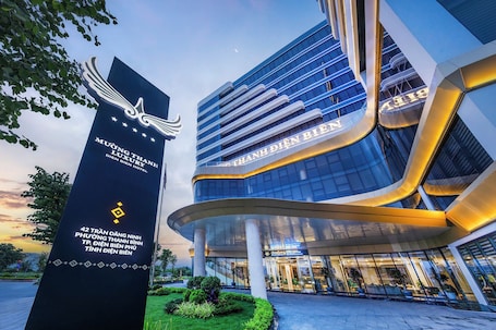 Fassade der Unterkunft. Muong Thanh Luxury Dien Bien Hotel