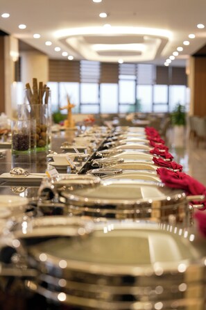 Free daily buffet breakfast