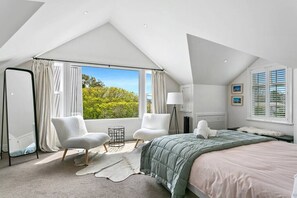 4 室のベッドルーム、デスク、アイロン / アイロン台、WiFi (無料)