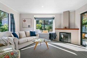 スマートテレビ、暖炉