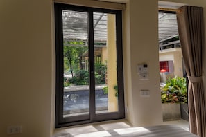 Standard Triple Room, Non Smoking, Pool View | Soundproofing, free WiFi, bed sheets