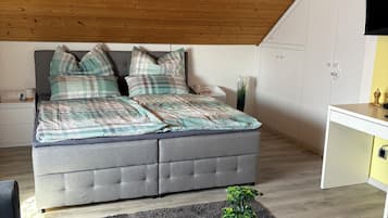 1 bedroom, free WiFi, bed sheets