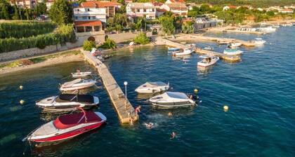 Appartement familial en bord de mer Ă Kampor