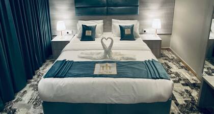 zahrat alrabie lilshuqaq almakhduma