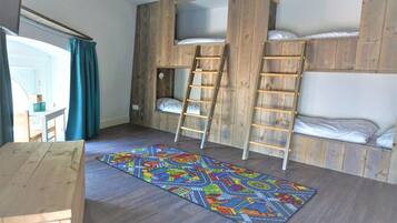 Comfort huis, 6 slaapkamers | 10 slaapkamers, individueel gemeubileerd, beddengoed