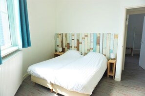 10 bedrooms, individually furnished, bed sheets - Renovated Luxury Water Tower Within Walking Distance of the Beach/boulevard (Vlissingen)