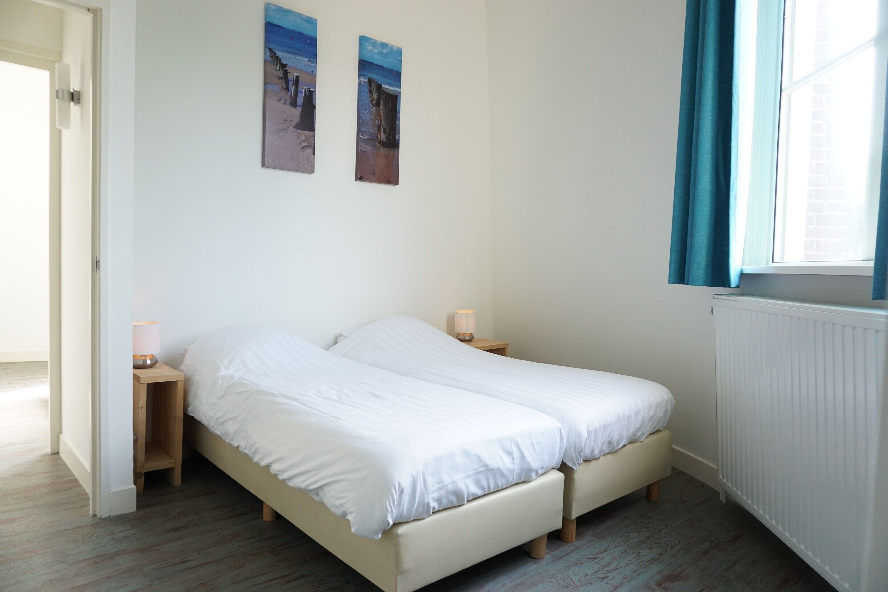 10 slaapkamers, individueel gemeubileerd, beddengoed