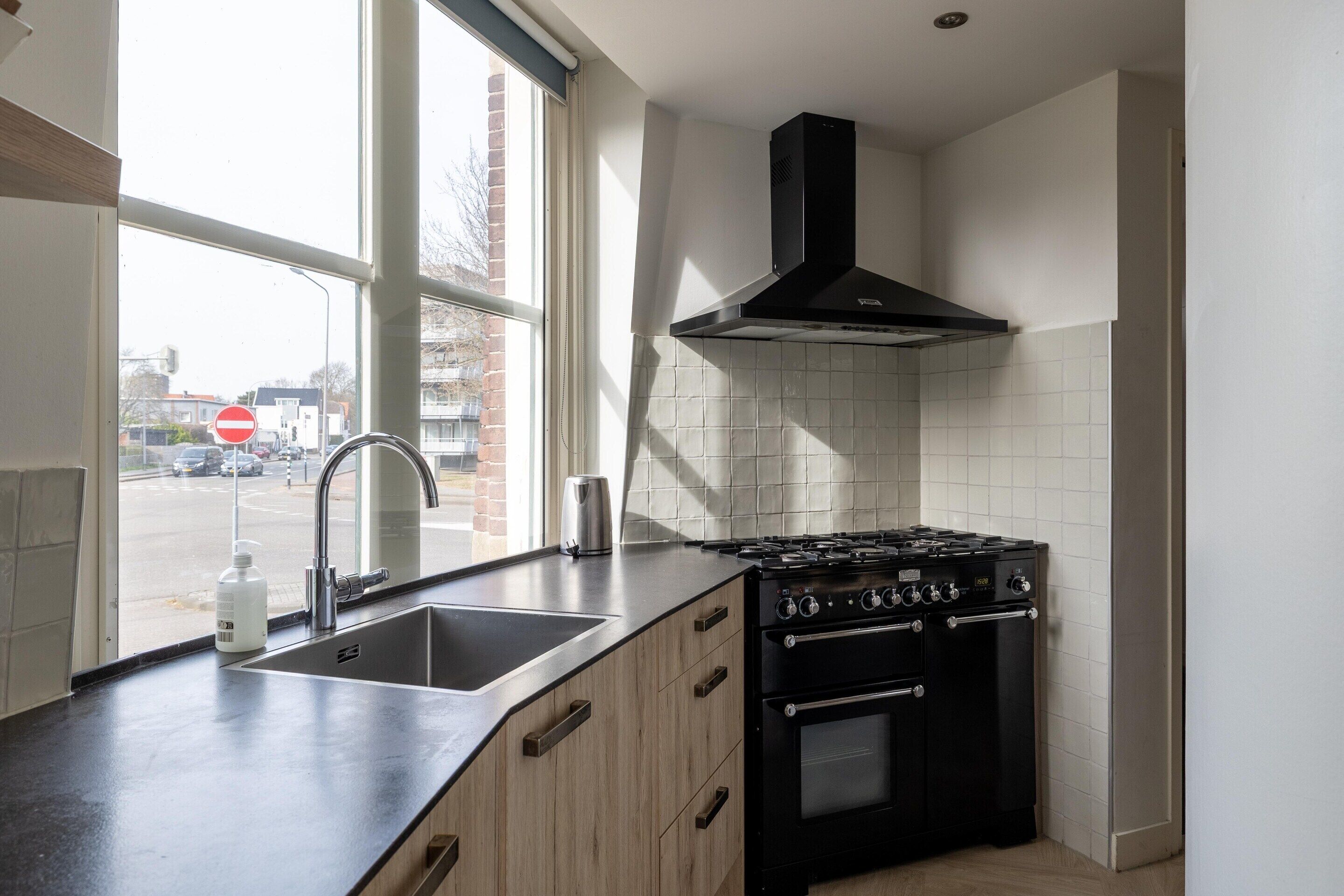 Comfort-talo, 5 makuuhuonetta | Yksityinen keittiö | Jääkaappi, mikroaaltouuni, uuni, astianpesukone