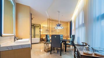 غرفة كلوب لفردين - منظر للجبل | 1 غرفة نوم ومساحة عمل للكمبيوتر المحمول وواي فاي مجانًا