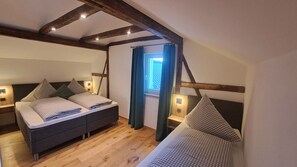 2 bedrooms, free WiFi, bed sheets - Chalet 'Pauline' with Shared Terrace, Shared Garden and Wi-Fi (Breitengüßbach)