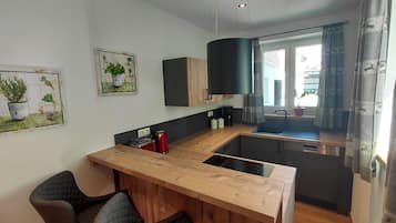 Kühlschrank, Ofen, Herdplatte, Geschirrspüler