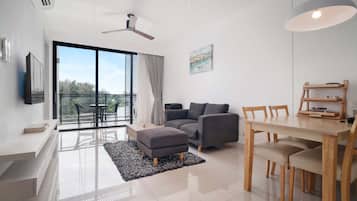 Lejlighed - 2 soveværelser - delvis søudsigt | Opholdsområde