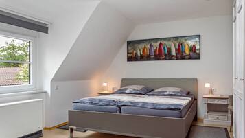 3 bedrooms, iron/ironing board, free WiFi, bed sheets