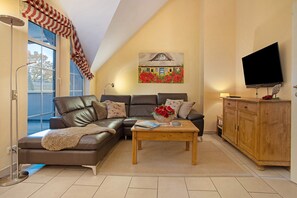 Fernseher, Kamin, DVD-Player, Stereoanlage