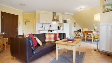 Fernseher, DVD-Player, Stereoanlage