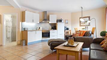 TV, DVD player, aparelho de som